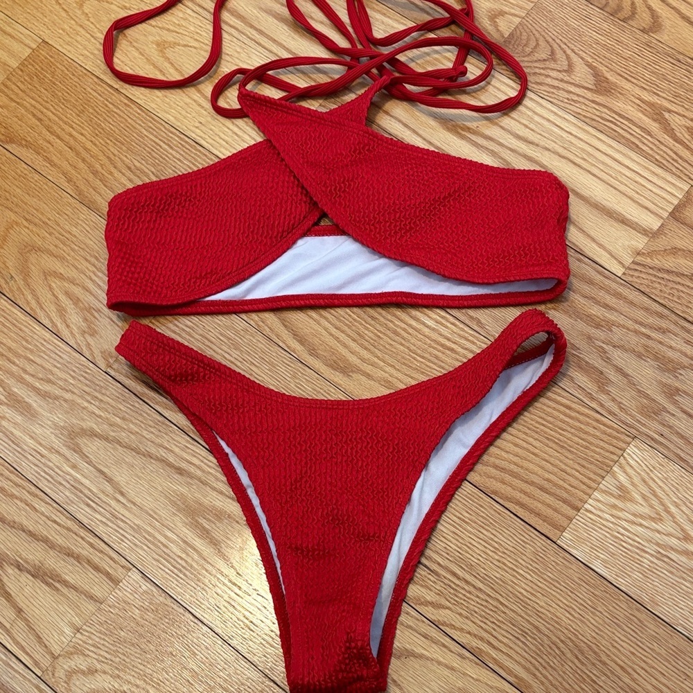 Red Crinkle Textured Two-Piece Bikini Set - Picture 8 of 9